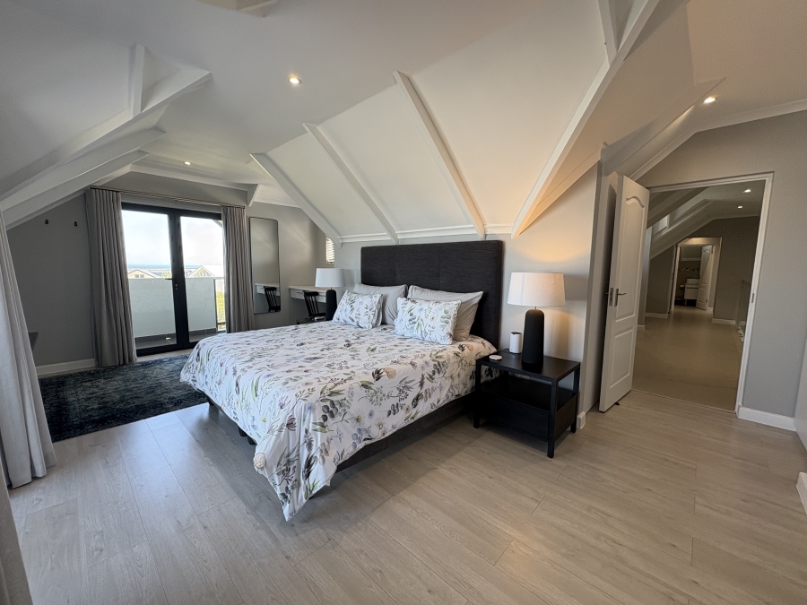 4 Bedroom Property for Sale in Grotto Bay Western Cape